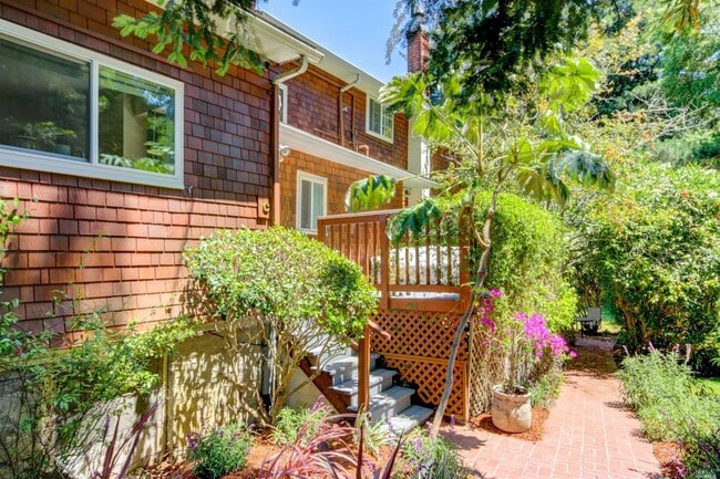 Building Photo - 346 Corte Madera Ave