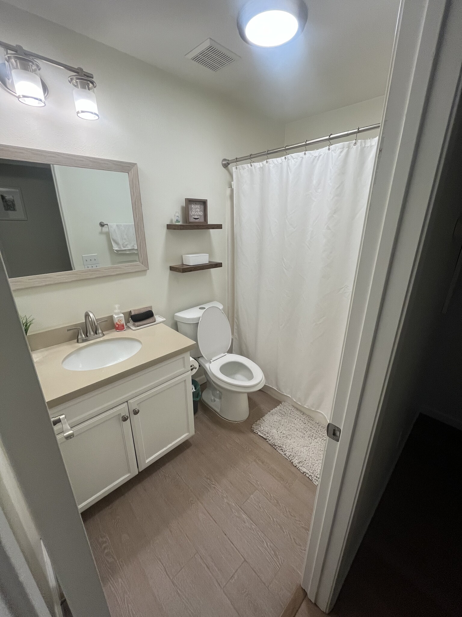 Bathroom - 10976 Remington St