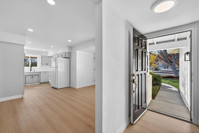 Building Photo - San Jose