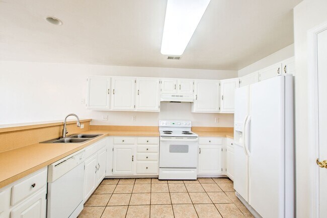 Building Photo - 1560 Wynd Crest Way