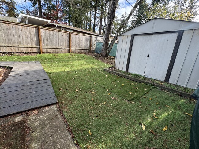 Building Photo - 8950 SW 69th Ave