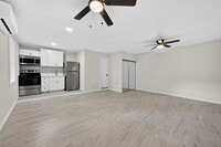 Building Photo - 23130 Bayleaf Dr