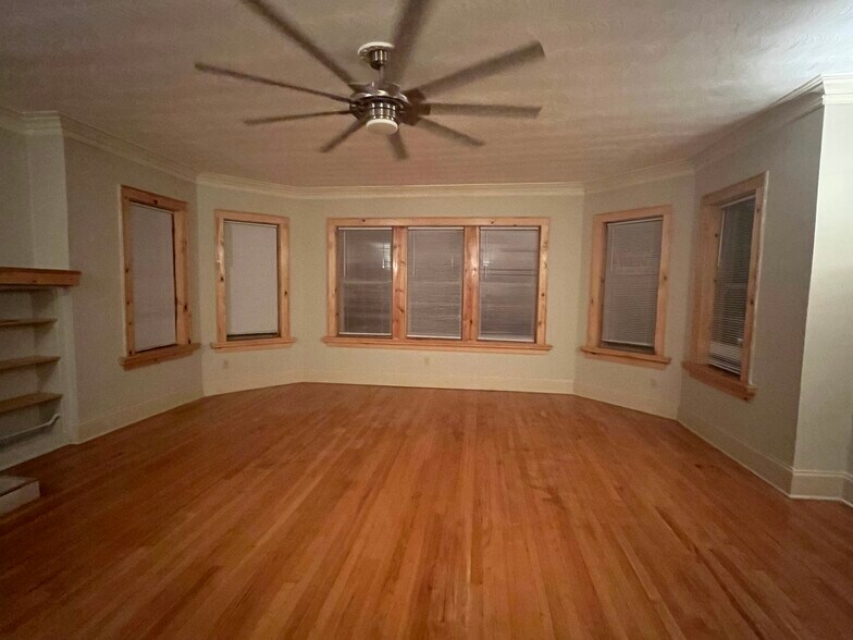 Approx. 22X25 sq ft. Front room 7 bay windows - 7619 S Phillips Ave