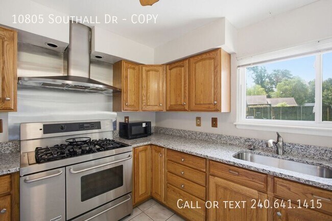 Building Photo - 10805 Southall Dr