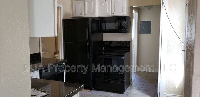 Building Photo - 1041 S 200 W