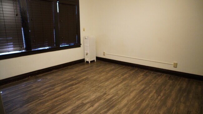 Building Photo - 2086 Marshall Ave