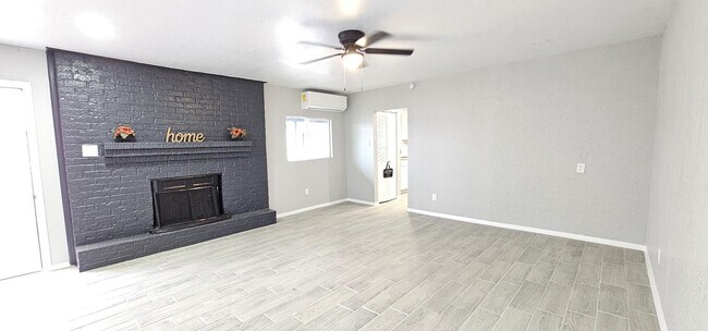 Building Photo - 458 Chapel Pl