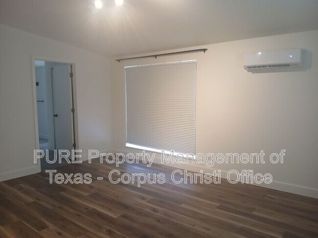 Building Photo - 730 Bradshaw Dr