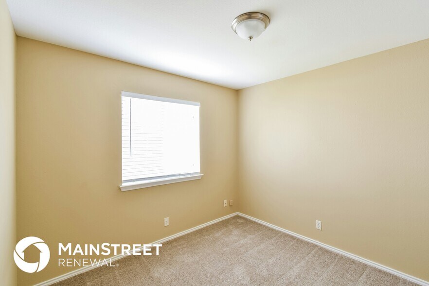 Building Photo - 4846 Dahlia Terrace