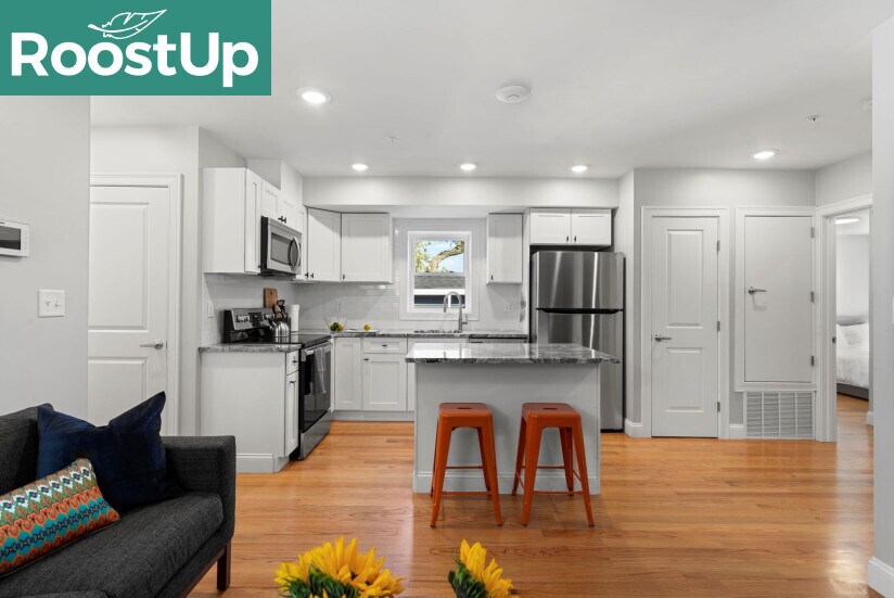 Building Photo - Furnished Bedroom with Private Bath in Charlestown