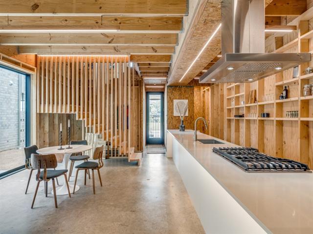 Building Photo - 907 Blackland Ct