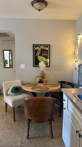 Building Photo - 5111 S Lindell Rd