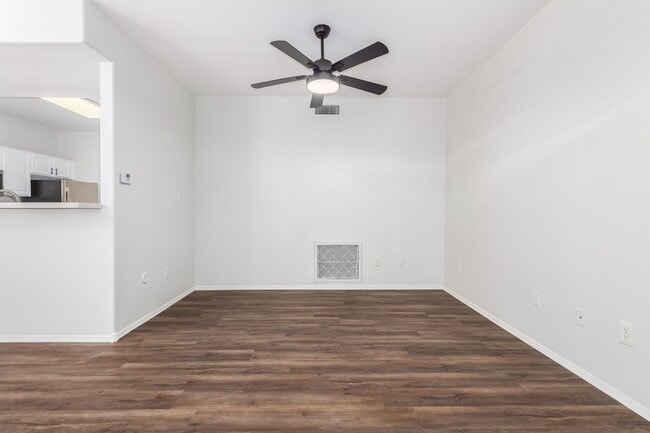 Building Photo - North Scottsdale Large 3 bed condo with attached 2 car garage, 1st floor unit