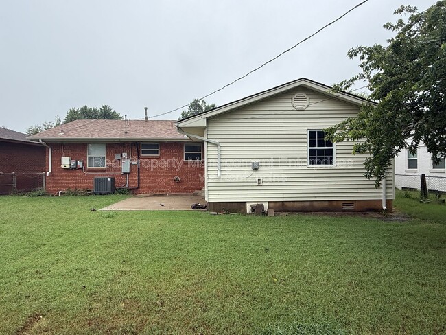 Building Photo - 5417 NW 46th Terrace