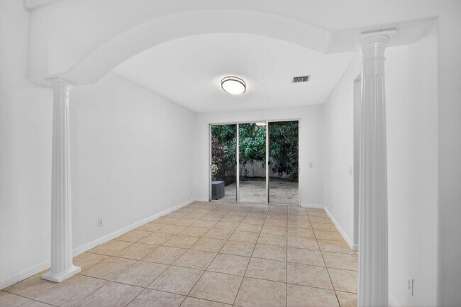 Building Photo - 4795 S Classical Blvd