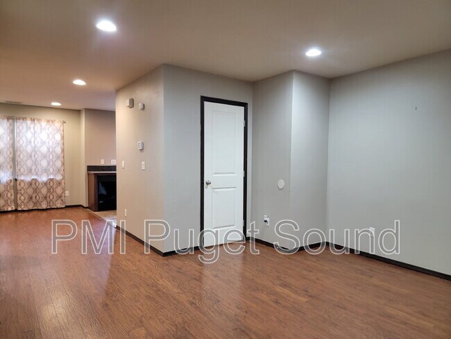 Building Photo - 17614 79th Ave Ct E