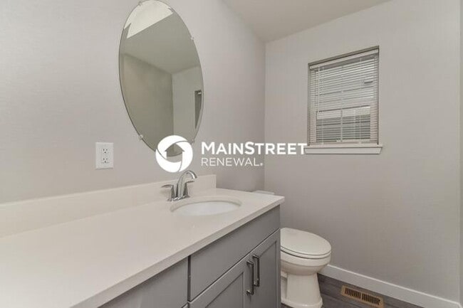 Building Photo - 4 Bedroom Pet-Friendly Home in Colorado Sp...