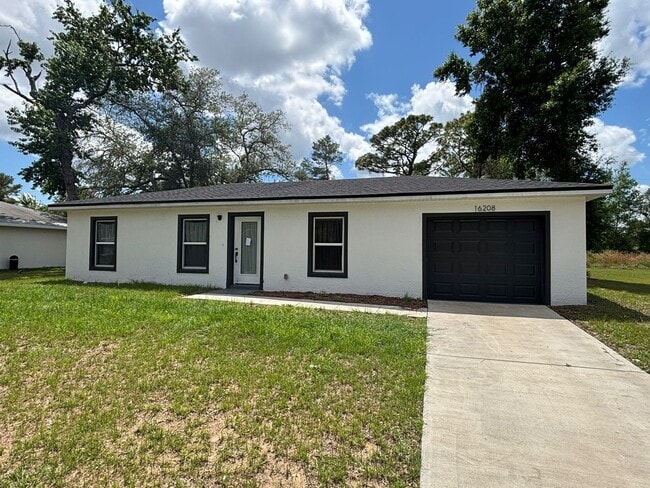 Primary Photo - LIKE NEW DESIGNER HOME 3/2 READY FOR NEW FAMILY