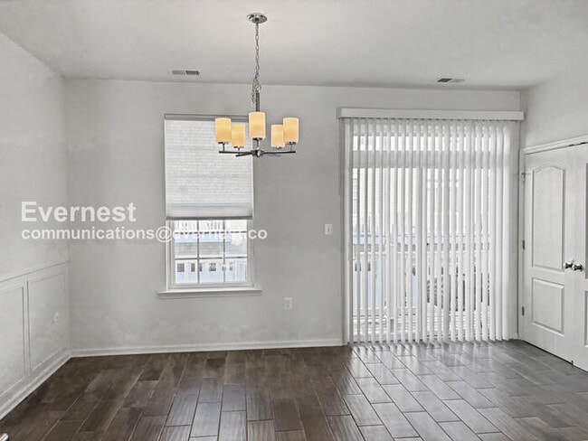 Building Photo - 10612 Presidential Pkwy