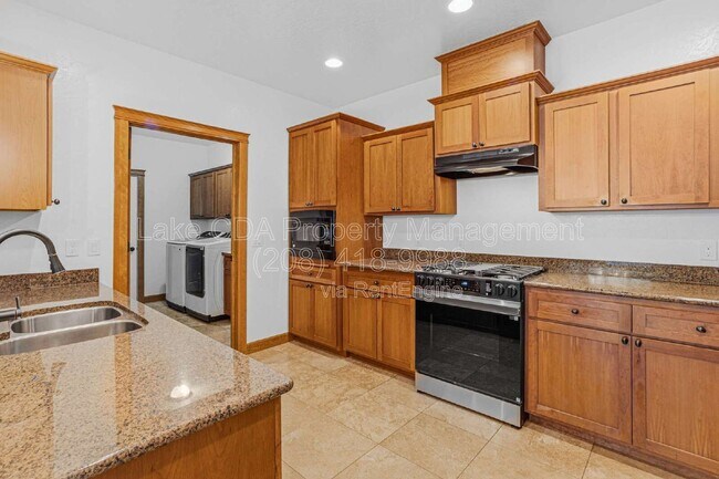 Building Photo - 4505 Greenchain Loop