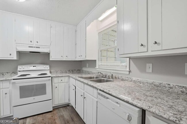Building Photo - 5344 Ridgemere Ct