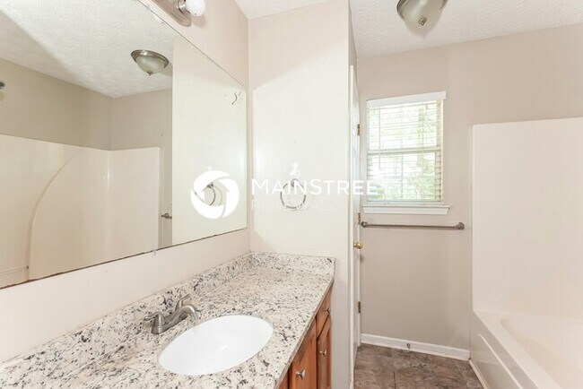 Building Photo - 3 Bedroom Pet-Friendly Home in Covington, GA with Main Street Renewal