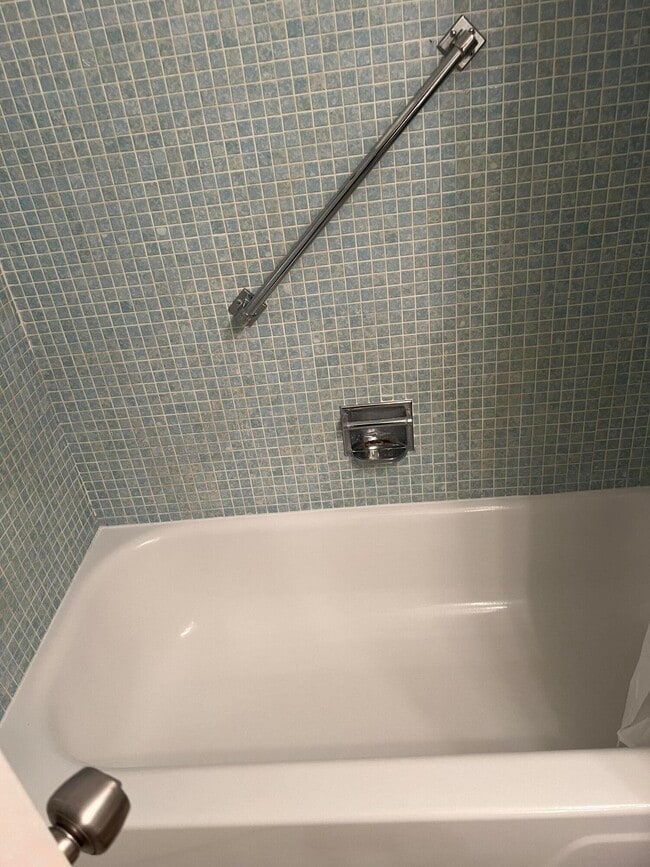 Building Photo - 173 Coventry E