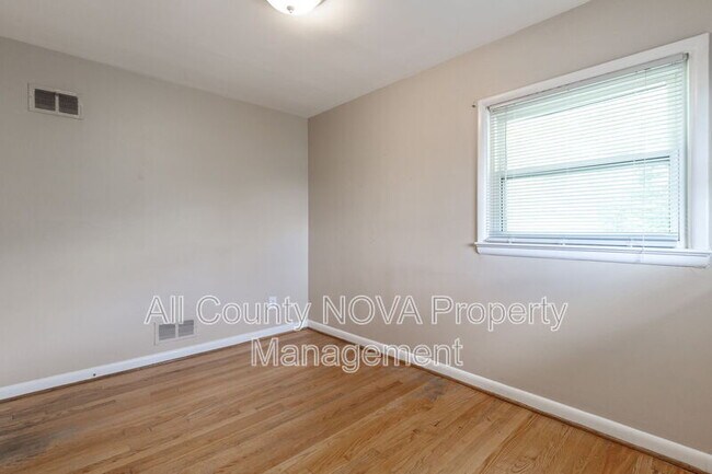 Building Photo - 4141 21st Rd N