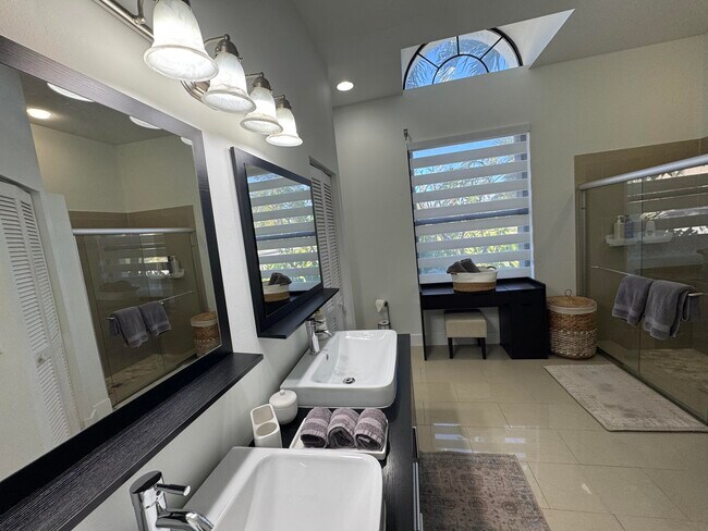 Building Photo - 1335 Caribbean Way