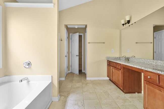 Building Photo - 477 Bridgeton Cove NE