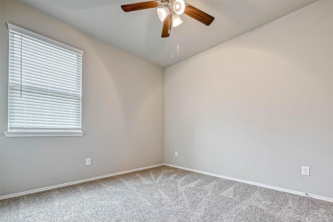 Building Photo - 14122 Silver Falls Ct