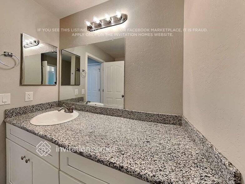 Building Photo - 35407 N Shorthorn Trail
