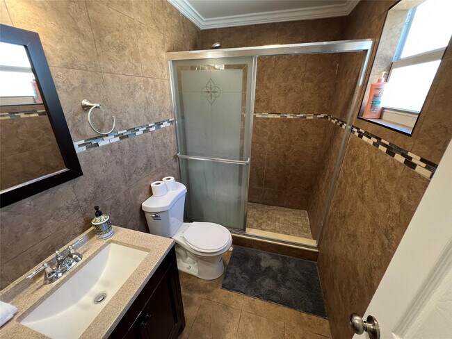 Building Photo - 9302 Pl