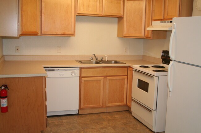 Kitchen - 152 Edgewood Rd