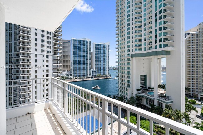 Building Photo - 801 Brickell Key Blvd