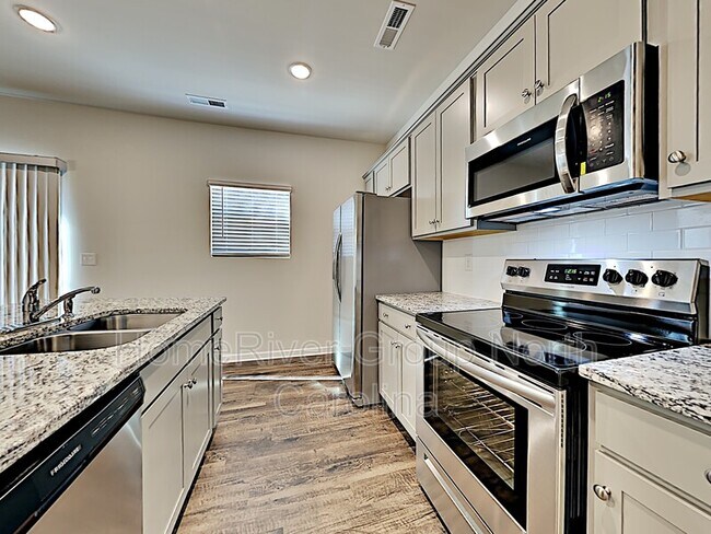 Building Photo - 12327 Old Dulin Farms Way