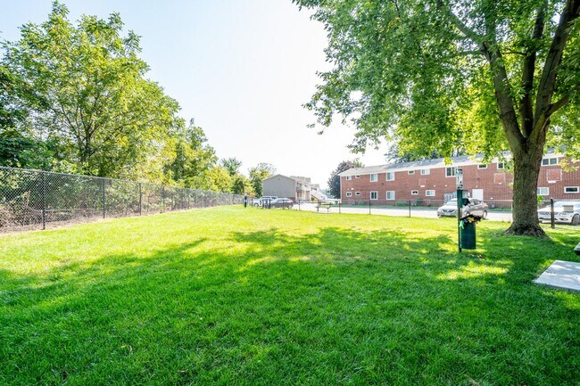 Building Photo - 201 6th St