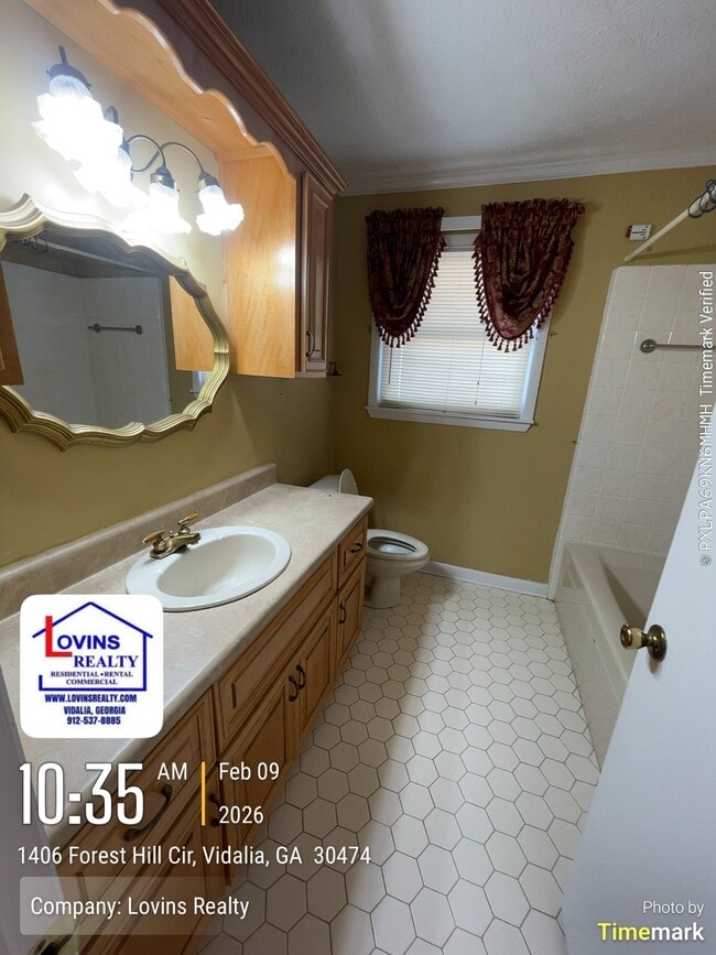 Building Photo - 1406 Forest Hill Cir