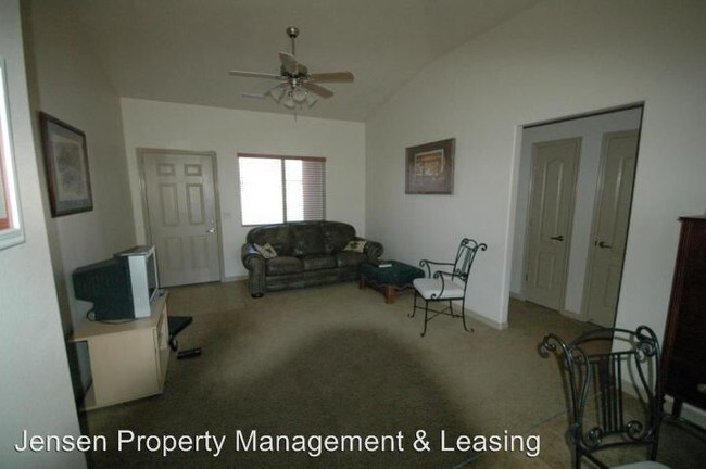 Building Photo - 3 br, 2 bath House - 311 West 270 South