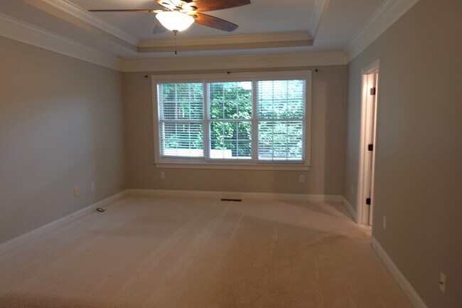 Building Photo - 923 Squires Pt