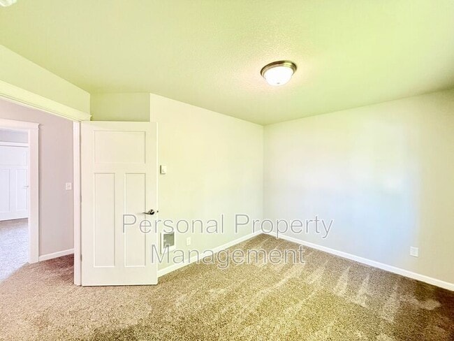 Building Photo - 12600 NE 49th St