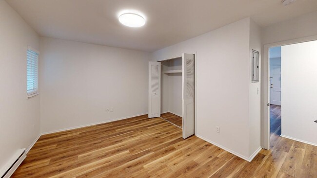 Building Photo - Fully Renovated 1 Bedroom - Triangle Distr...