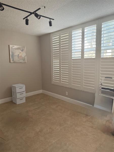 Building Photo - 3010 N Course Dr