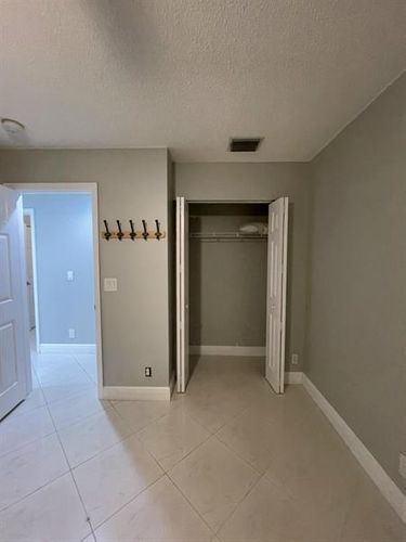 Building Photo - 6235 Vista Del Mar