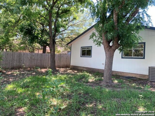 Building Photo - 8338 Bent Meadow Dr