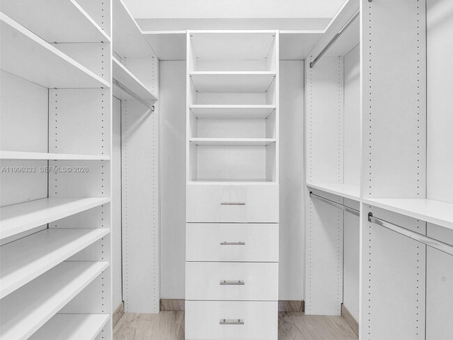 Building Photo - 20301 W Country Club Dr