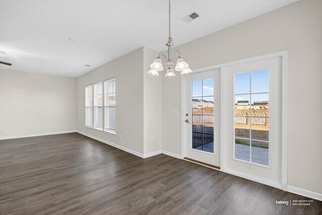 Building Photo - 98 Crystal Lake Dr