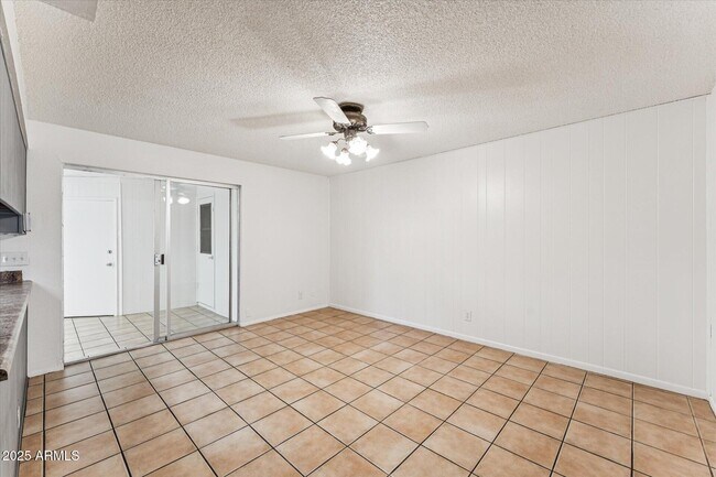 Building Photo - 516 N Hobson Plaza