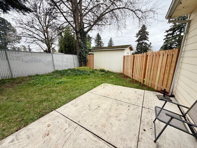 Building Photo - Awesome Mid-Century Classic 3-Bedroom House in NE Portland - $100 OFF FIRST MONTH