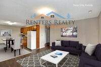Building Photo - 2 bedroom Duplex with Yard